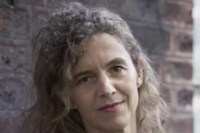 La escritura se nutre de las grietas y heridas de la infancia