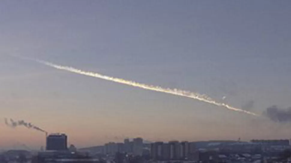SUCESO SIMILAR. Un meteorito cayó en Rusia el 15 de febrero. FOTO TOMADA DE ELUNIVERSARL.COM.MX