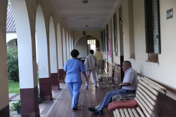 Entran al hogar San José para robar celulares de los abuelos