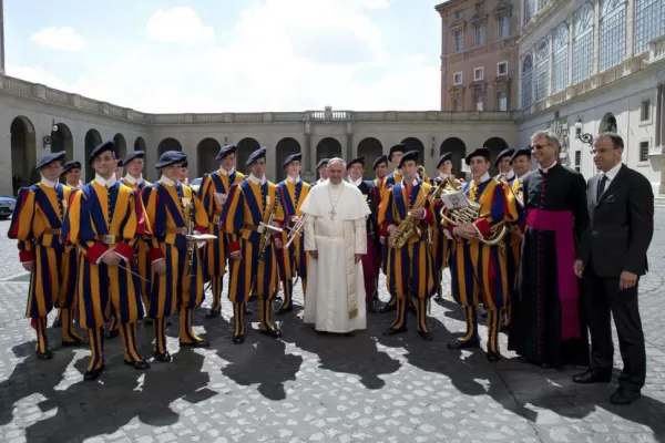 Los obispos le pidieron a Francisco que visite el país
