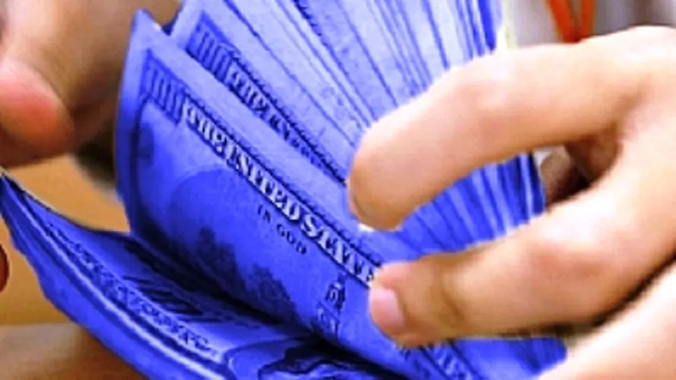 ESPEJO. El dólar blue refleja la desconfianza de los inversores. FOTO TOMADA DE ELDIAONLINE.COM