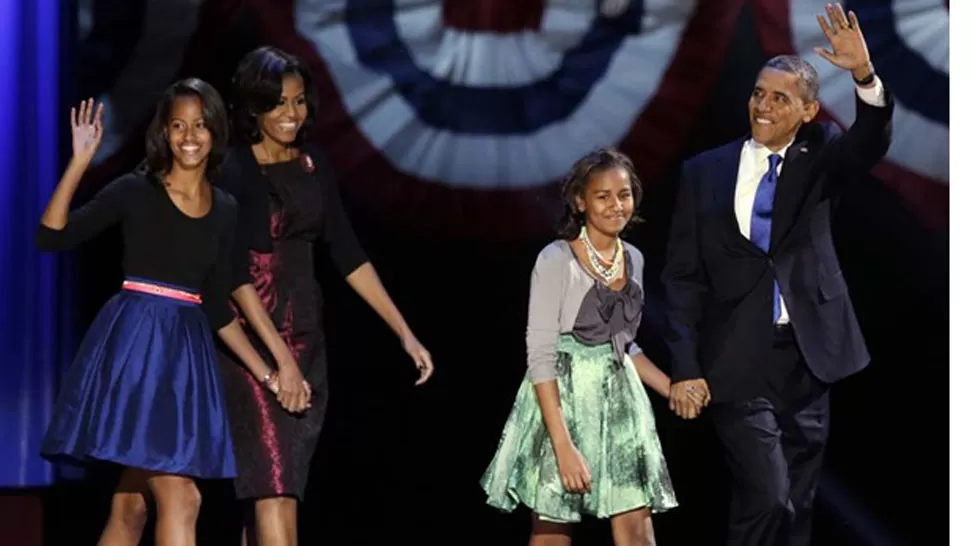 ESTRATEGIA.Obama apela a la vergüenza habitual que sienten los hijos por sus padres. MUJERHOY.COM