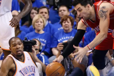 Los Spurs dejan a los Lakers contra las cuerdas