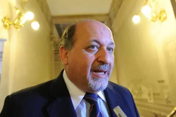 Guzman desmintió las acusaciones de la empleada cesanteada