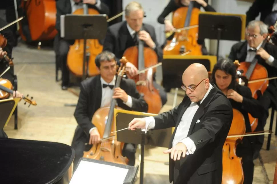 CONCIERTO. Jeff Manookian lleva la batuta de la orquesta tucumana. LA GACETA / FOTO DE ANTONIO FERRONI (ARCHIVO)