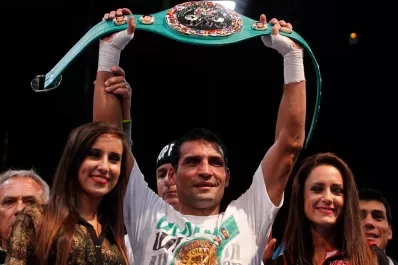 El Potro Abregú ganó en las tarjetas