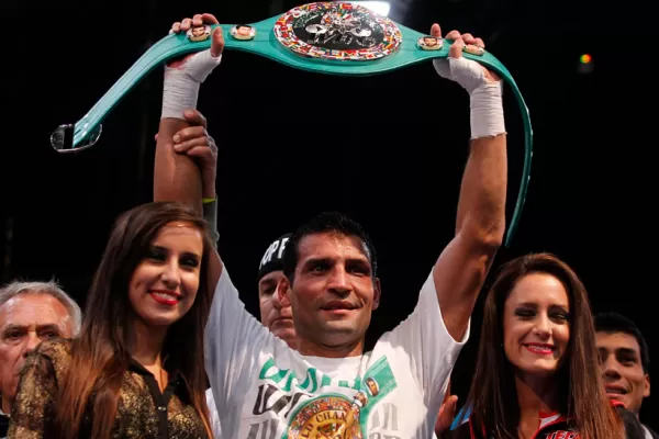 El Potro Abregú ganó en las tarjetas