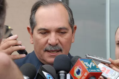 Alperovich citó a legisladores y deslizó que será candidato