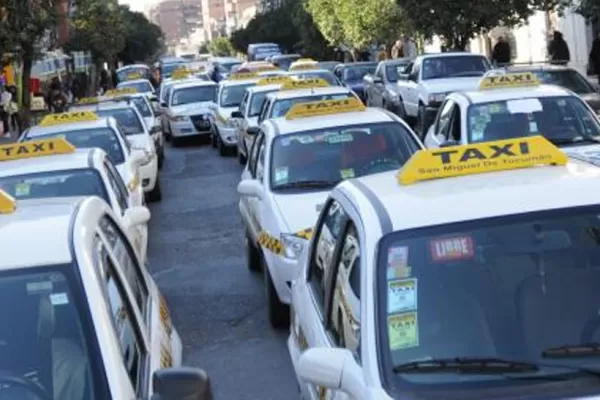 Taxistas bloqueron la circulación en El Bajo