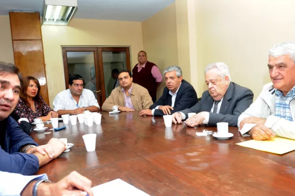 Aetat pide un cospel a $ 3,50 y los ediles quieren fijarlo en $ 3