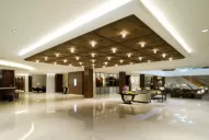 El lujoso hotel donde se aloja Beatriz Rojkés de Alperovich en Holanda