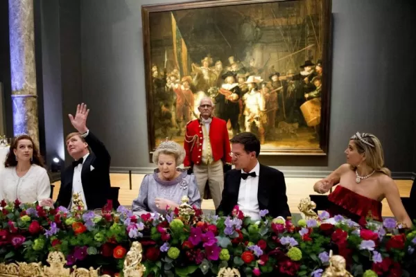 Máxima se convierte en reina y Beatriz se despide