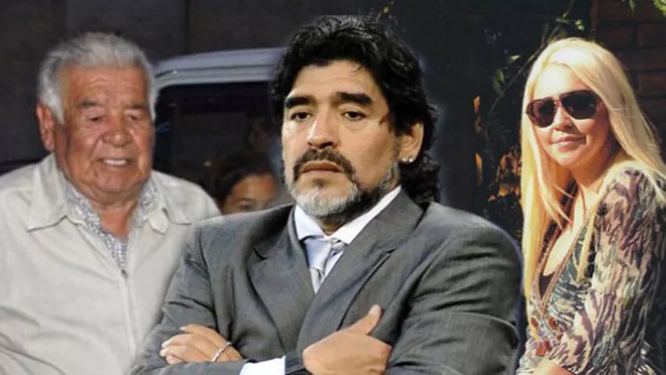 EN EL MEDIO. Maradona, entre su padre y su ex mujer. FOTO TOMADA DE DIARIOVELOZ.COM.AR