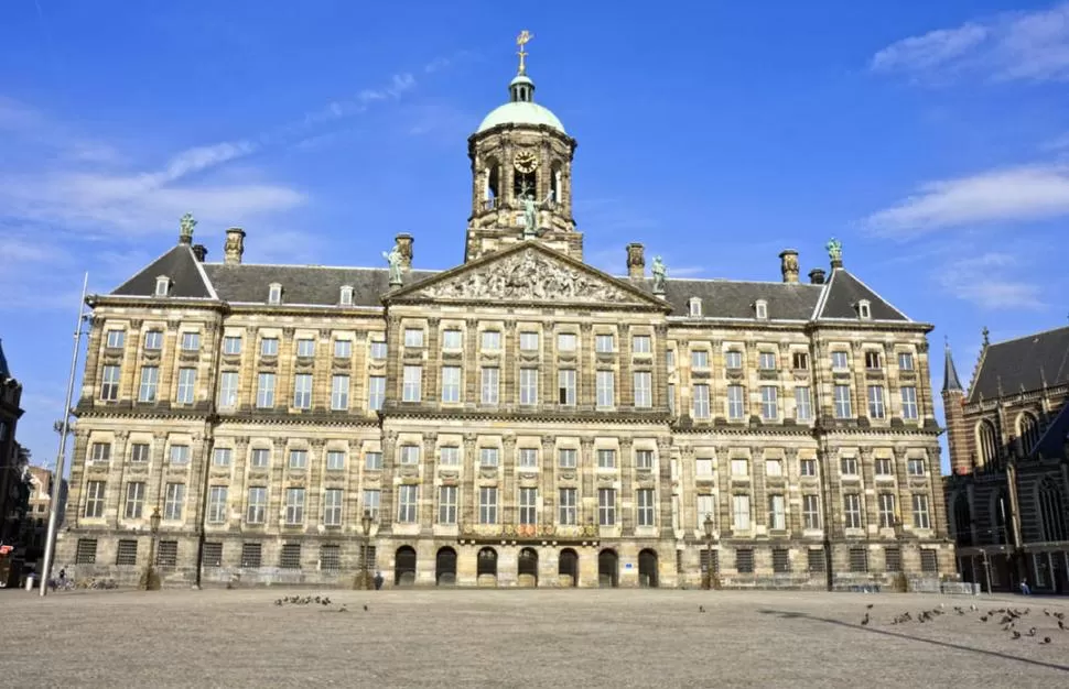 PARA ACTOS. El Palacio Real, en Amsterdam, está abierto al público. REALEZA.HOLA.COM