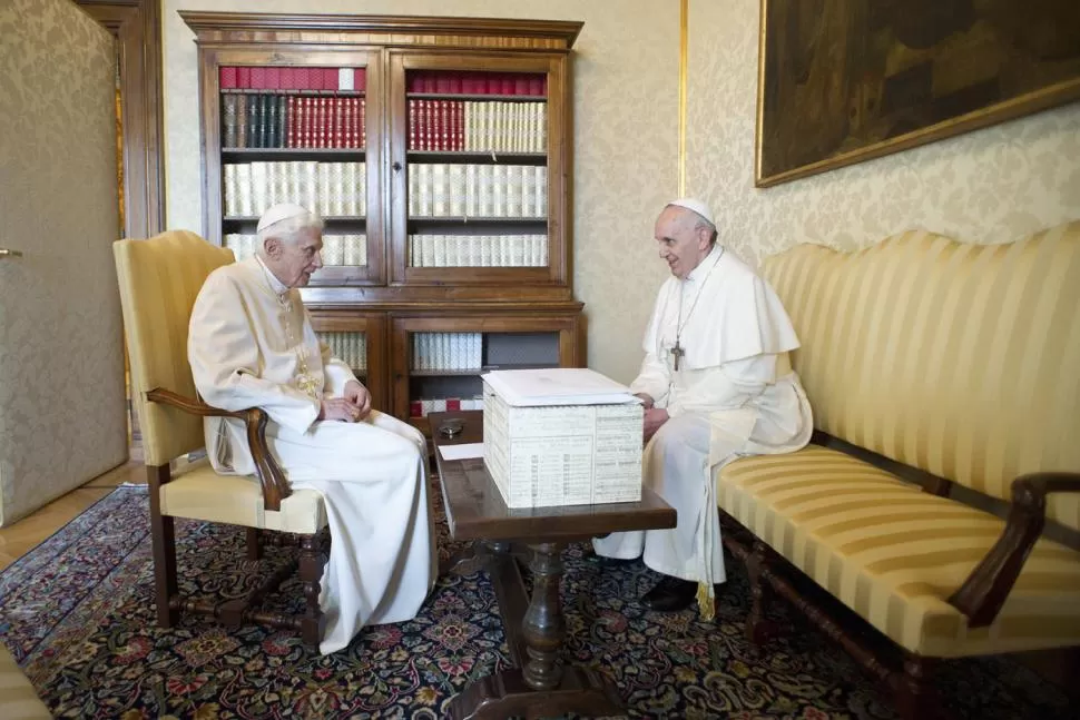 Dos Papas en el Vaticano 1