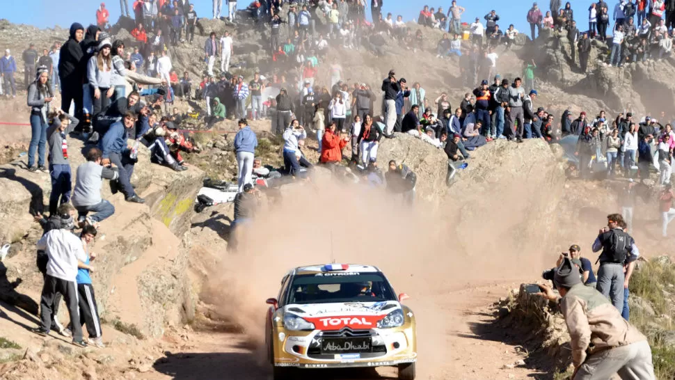 GANADOR. Loeb, durante el prime El Condor-Copina, correspondiente a la última etapa del Rally Mundial Argenina. TELAM