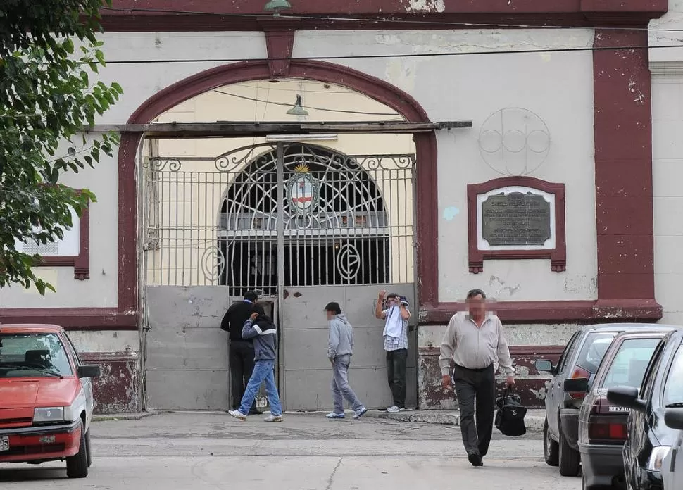 LA CÁRCEL. Se investiga ahora si había presos de Villa Urquiza que salían, con permiso, y robaban para policías.  LA GACETA / FOTO DE JOSE NUNO (ARCHIVO)
