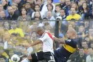 El humo tapó al fútbol en la Bombonera