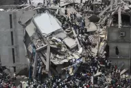 Son más de 800 los muertos en el derrumbe de Bangladesh