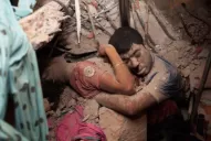 Derrumbe de Bangladesh: permanecieron abrazados hasta la muerte