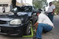A diario colocan 80 cepos en autos mal estacionados