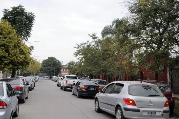 Temor de los padres por los arrebatos afuera de un colegio