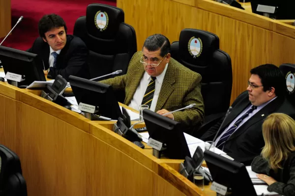 El oficialismo aprobó la nómina del Ersept propuesta por Alperovich