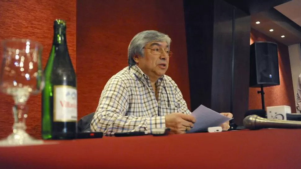 EN PÚBLICO. Báez dio una conferencia de prensa luego de que se hicieron públicas las denuncias en su contra. DYN