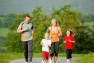 Decile no a la sal, a las grasas y al alcohol y caminá todos los días