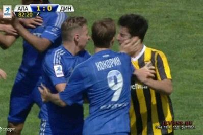 Una cachetada desató una batalla campal en un partido