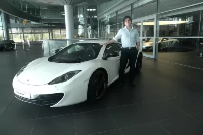 Un joven tucumano diseña lujosos   autos para la firma McLaren