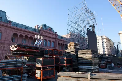 Denuncian que la empresa que hizo el escenario estaba inhabilitada por la AFIP