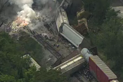 Baltimore: explosión y descarrilamiento de un tren