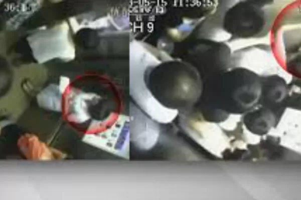 Una mujer murió tras ser atrapada por la puerta de un ascensor