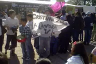 Santiago del Estero: denuncian que un maestro hizo portar banderas de La Cámpora en un acto