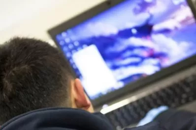 Allanan un ciber y una casa por una causa internacional sobre pornografía infantil