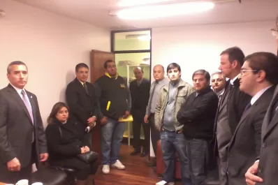 Taxistas, fiscales y el Jefe de Policía se reunieron, tras el reclamo de seguridad