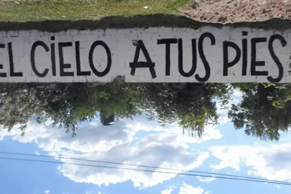 Una pintada tucumana de Acción Poética, entre las más populares del mundo