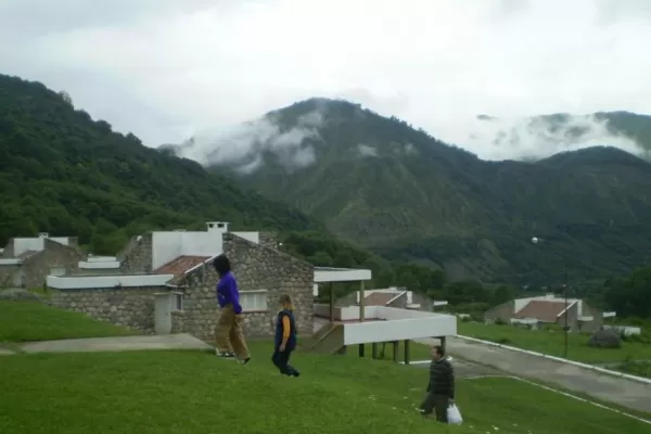 Alperovich ya piensa en obras públicas hasta 2018