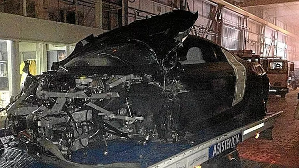 IRRECONOCIBLE. El vehículo quedó destruido después del accidente del jueves. FOTO TOMADA DE MARCA.COM