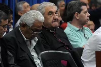 Un edil cuestiona que Mijalchyk use sotana en el juicio por torturas