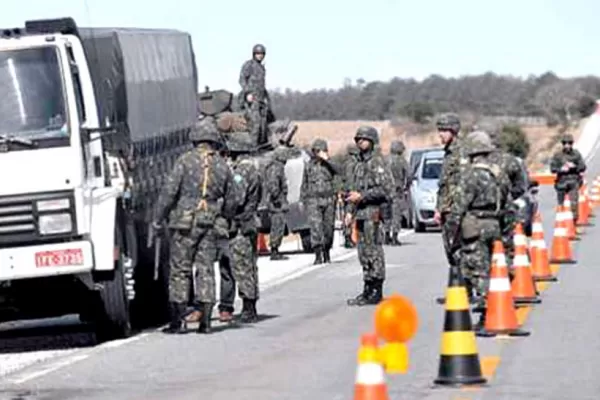 Brasil desplegó 35.000 militares para proteger sus fronteras