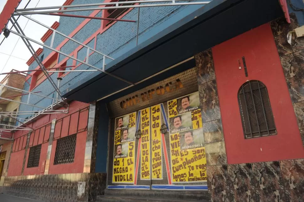 LA REALIDAD. Las instalaciones del desparecido cine Independencia hoy se utilizan para otro rubro de la diversión. El baile tropical desplazó al celuloide. 