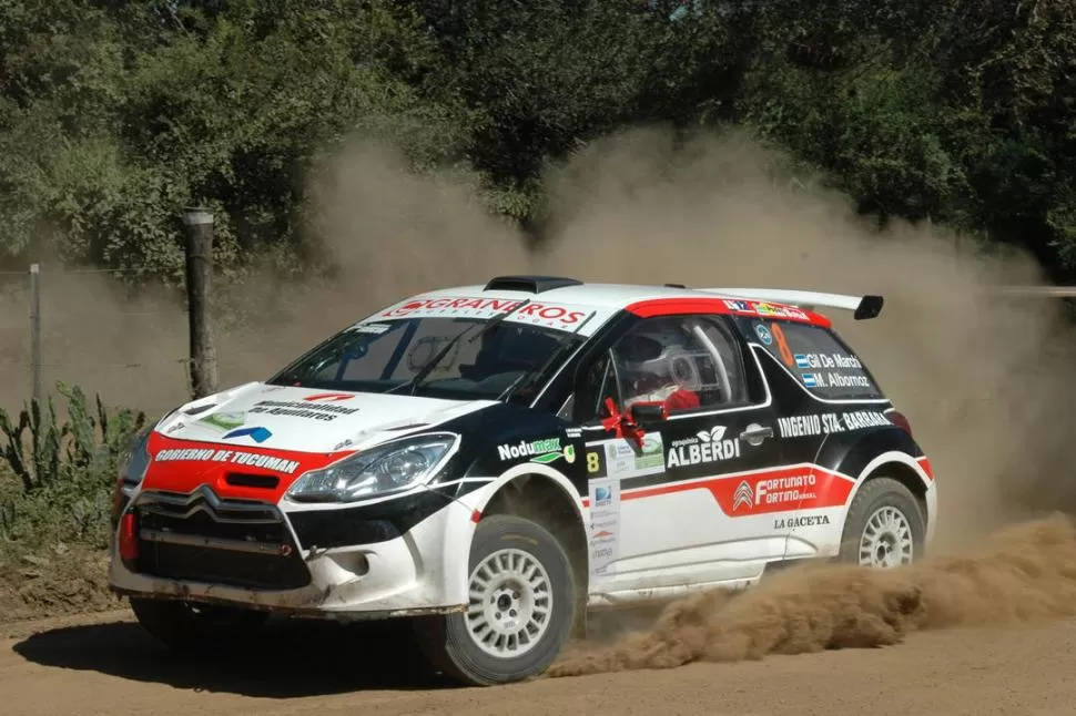 COCHE DE ÚLTIMA GENERACIÓN. El Citroën DS3 Maxi Rally es una máquina en desarrollo, pero que ya le está dando satisfacciones a Juan José Gil De Marchi. 