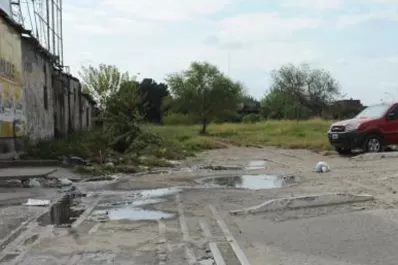 Un tren que partió de Tucumán arrolló a un camión, en Santiago