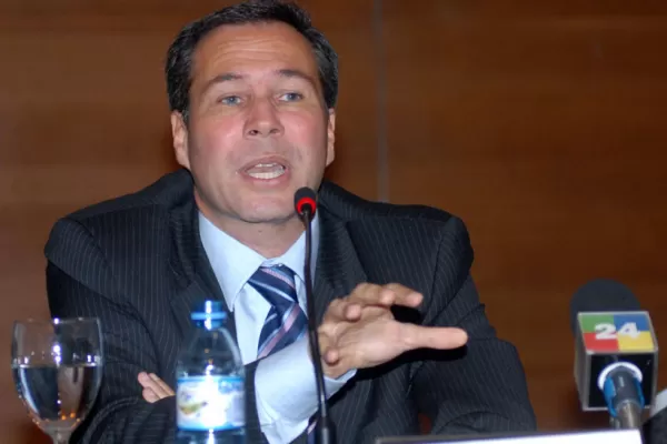 Nisman: si tengo que dar un paso al costado para que vengan los acusados, lo doy