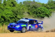 En el rally, Tomy se tiene mucha fe