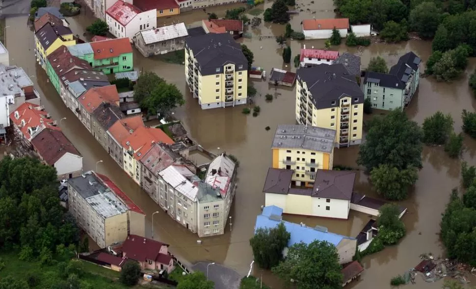 REPÚBLICA CHECA. Las peores inundaciones en diez años golpean al país. REUTERS 
