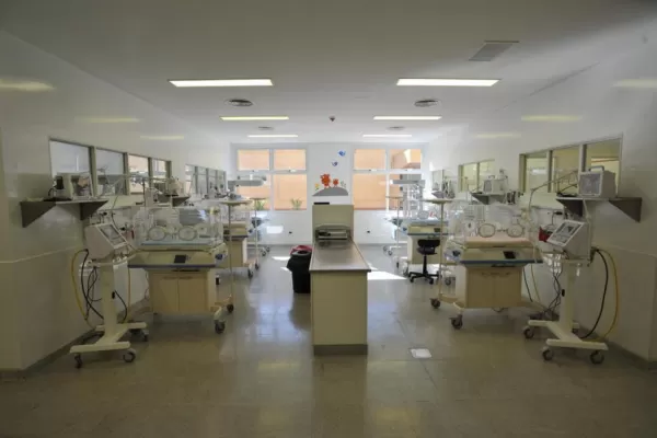 Cristina inaugura el Hospital del Este, una obra diseñada tras la crisis de la desnutrición infantil