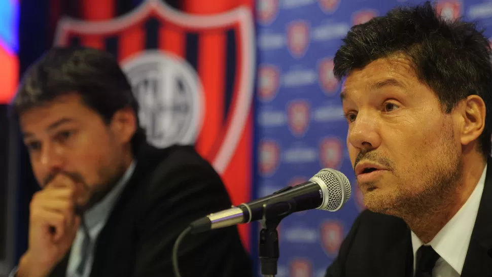 DUROS.  El presidente de San Lorenzo, Matías Lammens, y el vicepresidente, Marcelo Tinelli, criticaron el horario. TÉLAM